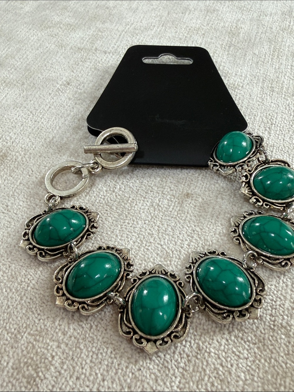 Elegant Green Stone Silver-Tone Bracelet BRAND NAME BRAND NEW